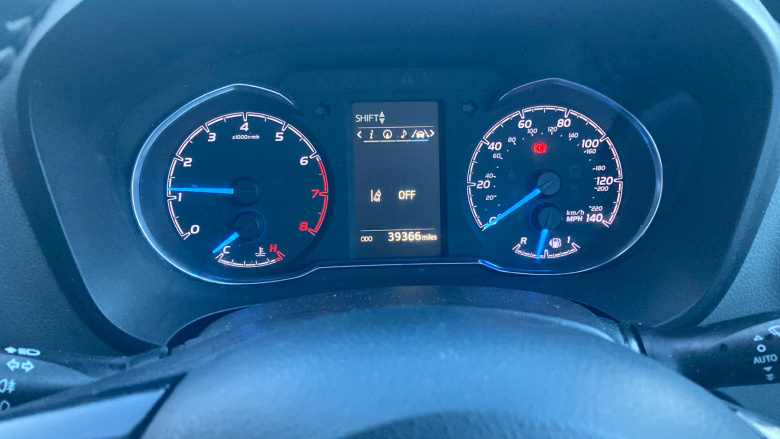 Toyota Yaris 1.5 VVT-i Icon Tech 5dr Petrol Hatchback